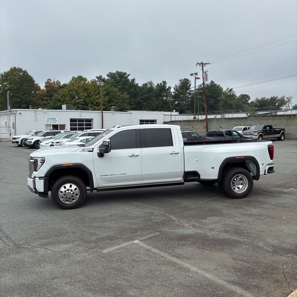 2025 GMC Sierra 3500HD Denali