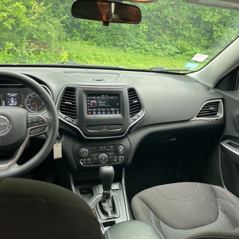 2019 Jeep Cherokee Latitude photo 36