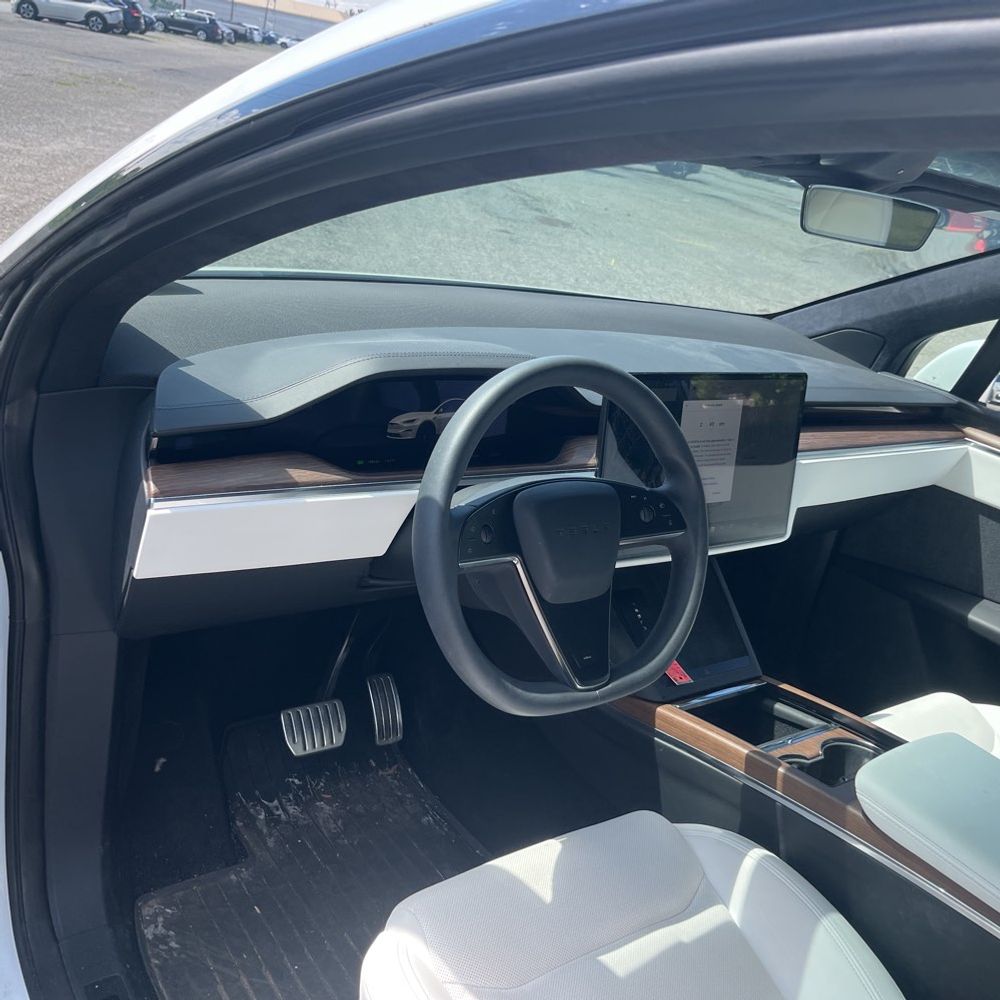 2022 Tesla Model X Base