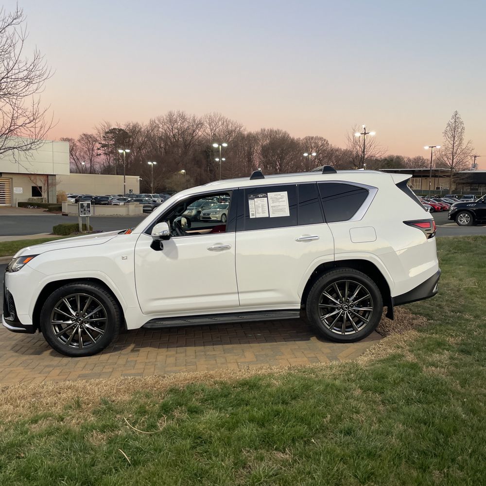 2024 Lexus LX 600 F SPORT Handling