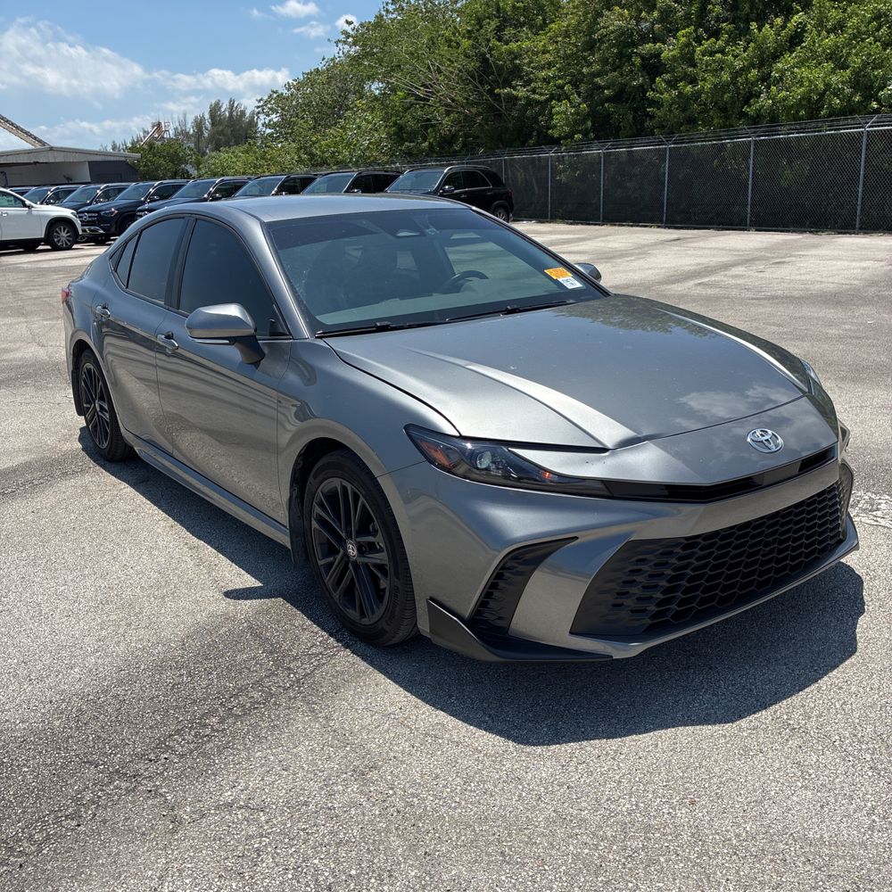2025 Toyota Camry SE