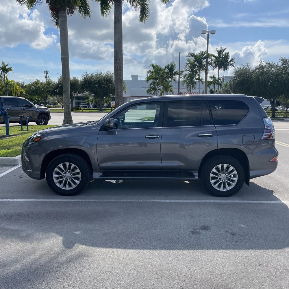 2023 Lexus GX 460 Base