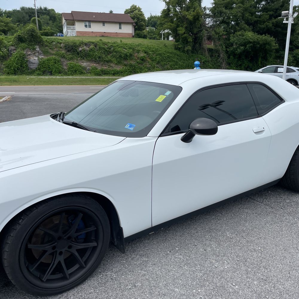 2018 Dodge Challenger R/T photo 2
