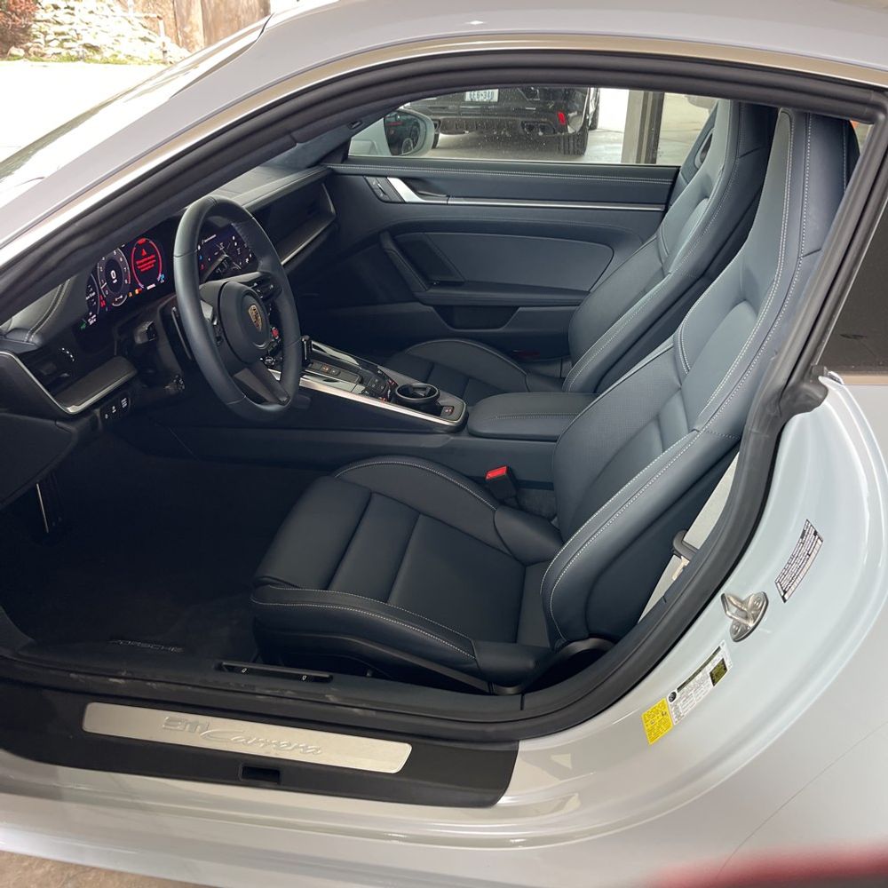 2025 Porsche 911 Carrera