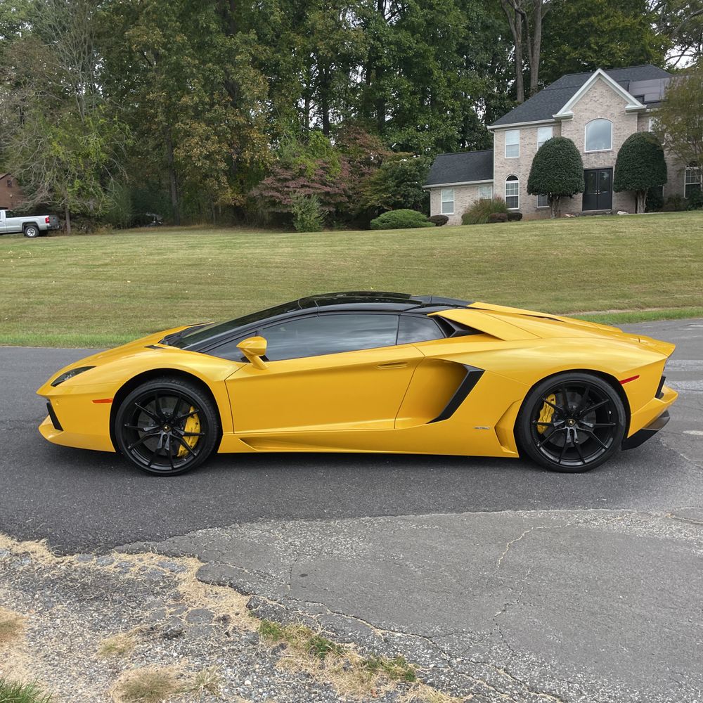 2014 Lamborghini Aventador
