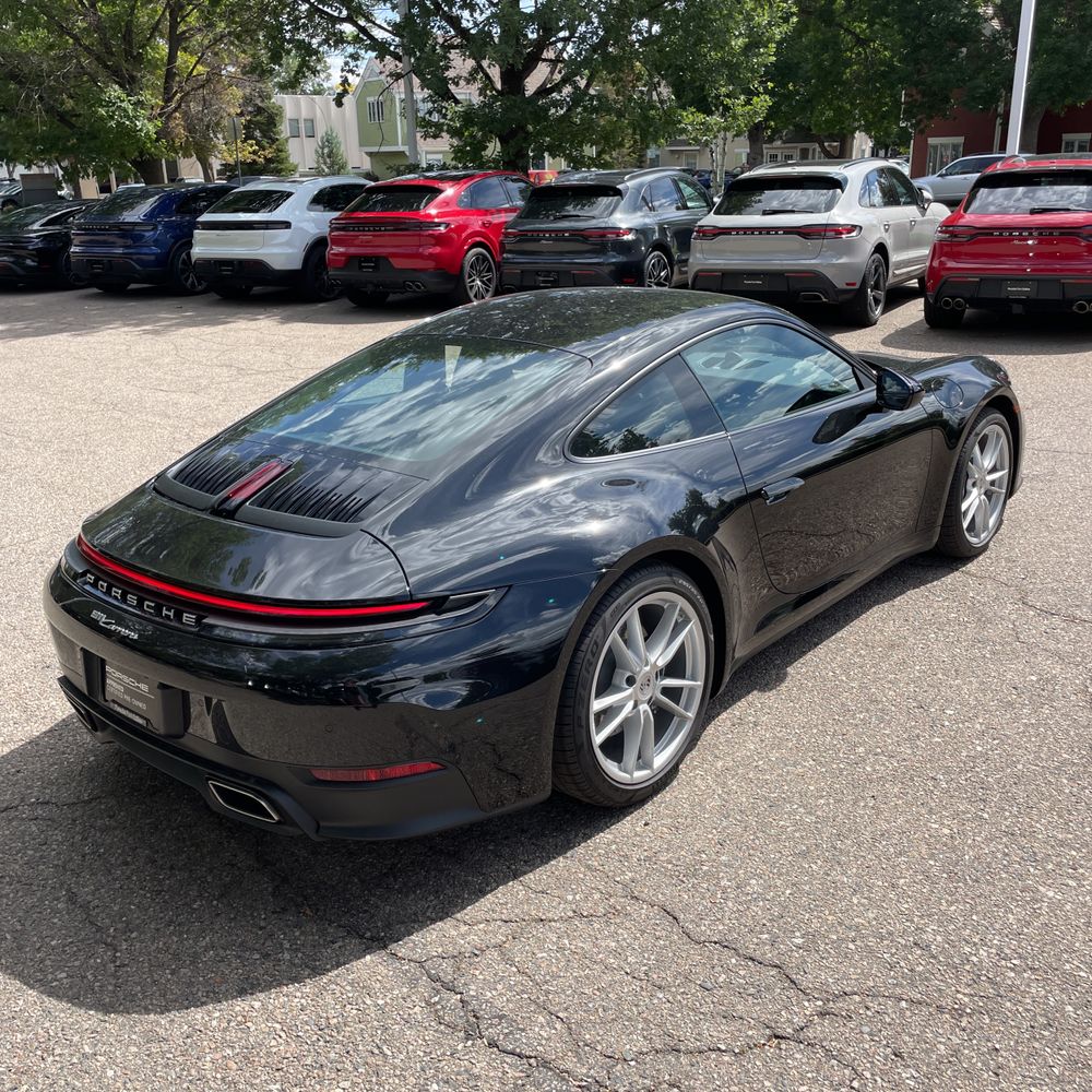 2025 Porsche 911 Carrera