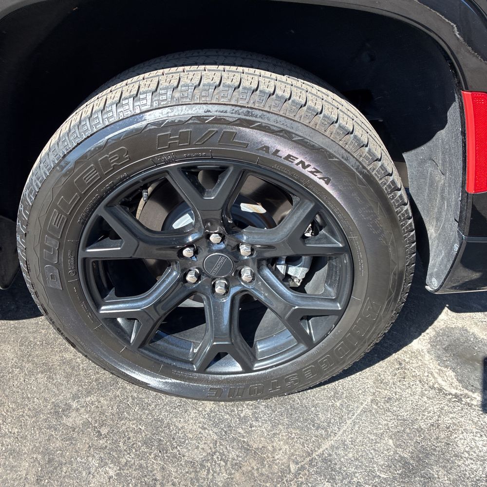 2025 Jeep Wagoneer L Series II Carbide 4x4