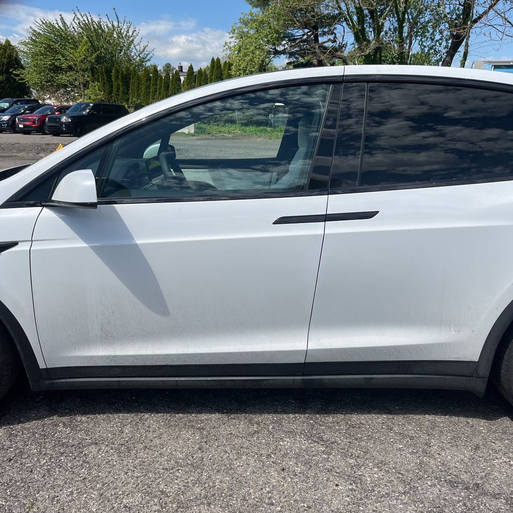 2022 Tesla Model X Base
