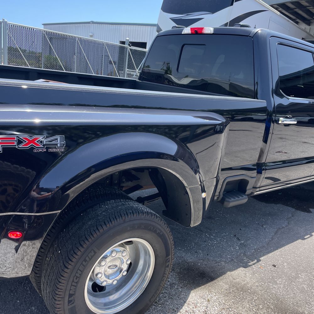 2023 Ford F-350 Super Duty Platinum