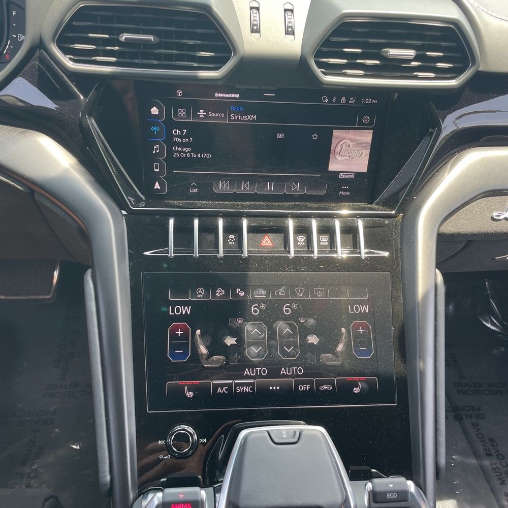 2022 Lamborghini Urus Base