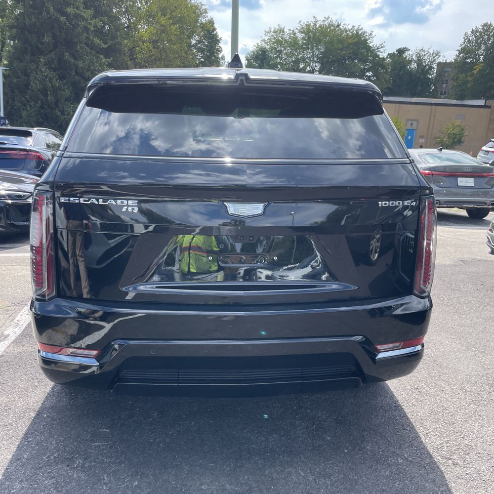 2025 Cadillac Escalade IQ Sport 2