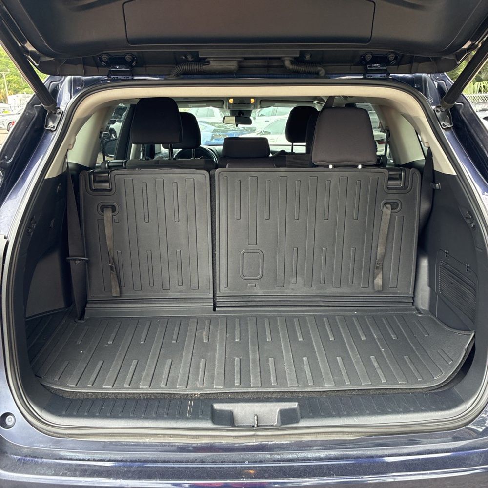 2021 Toyota Highlander LE photo 42