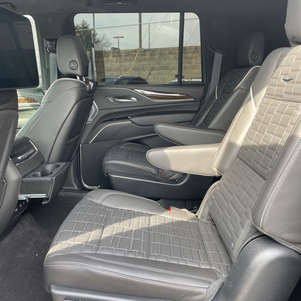 2024 Cadillac Escalade ESV Sport Platinum