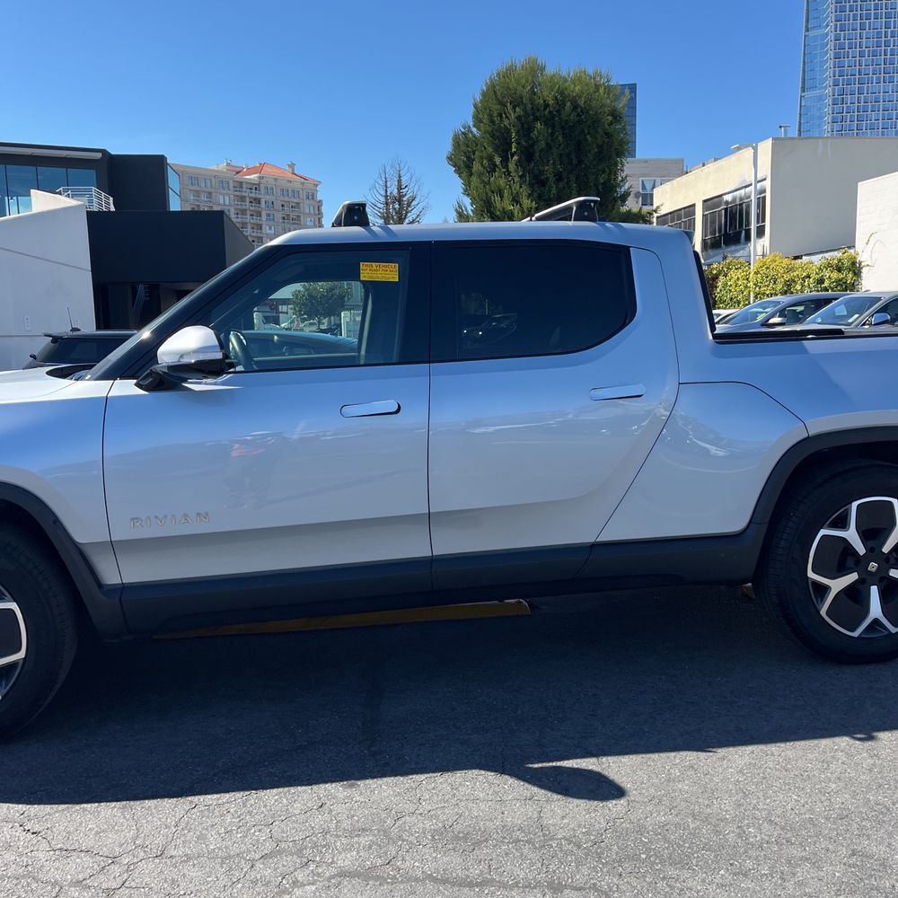 2024 Rivian R1T Adventure Dual-Motor