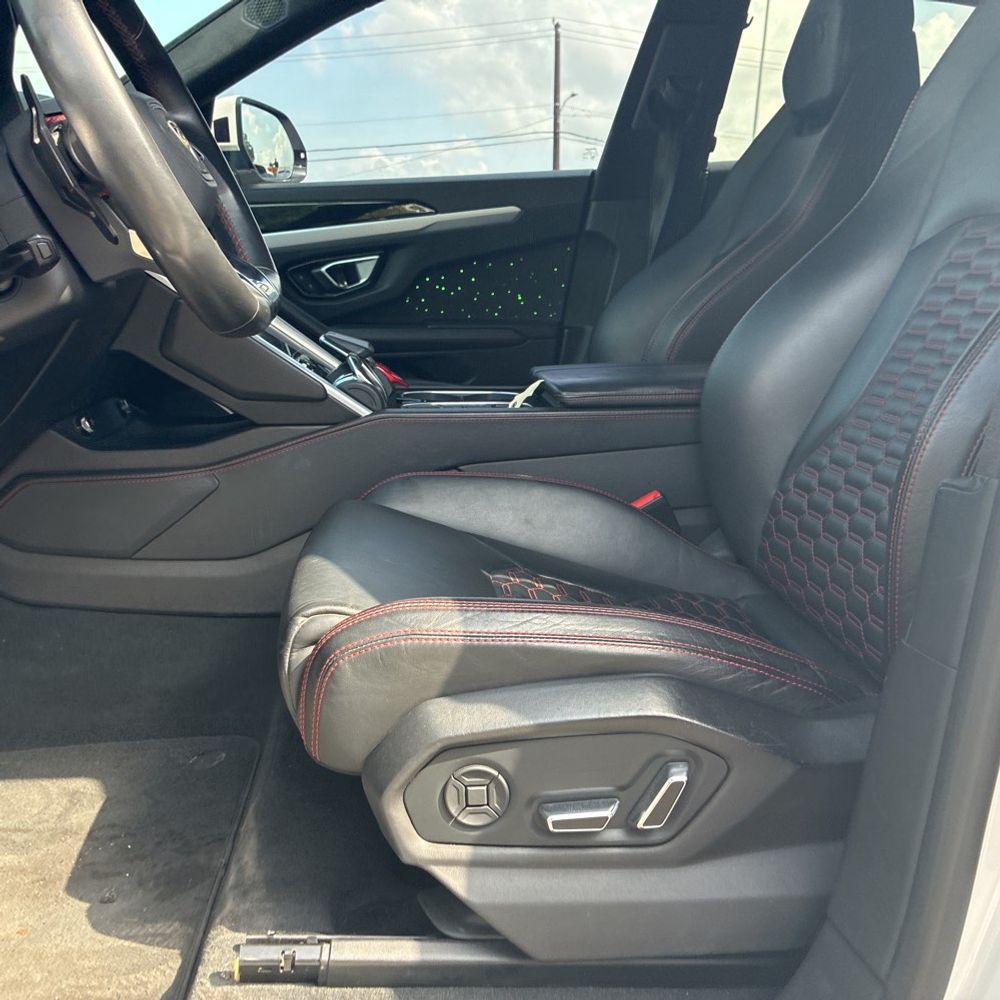 2020 Lamborghini Urus