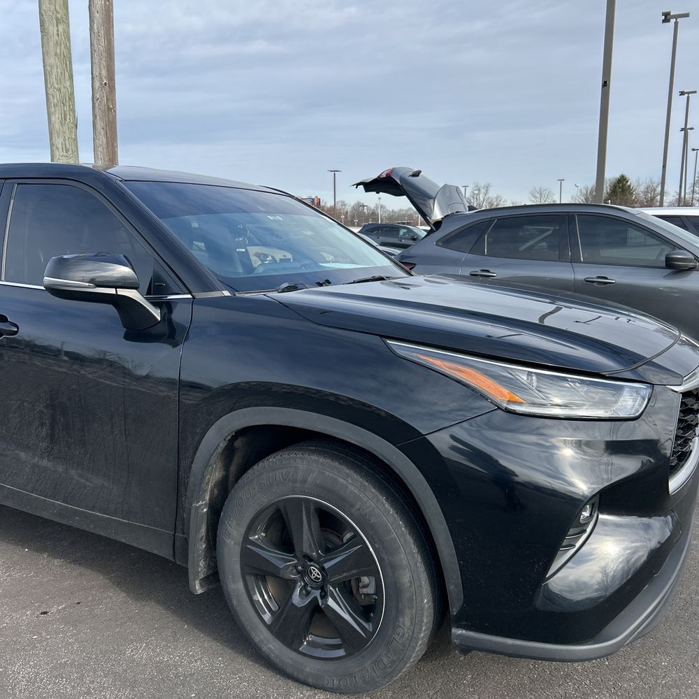 2021 Toyota Highlander LE