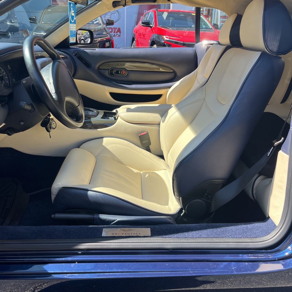 2001 Aston Martin DB7 Volante