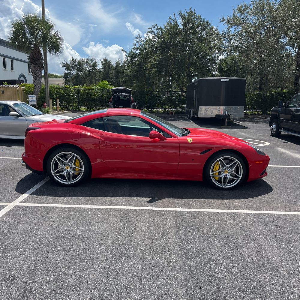 2016 Ferrari California T Base