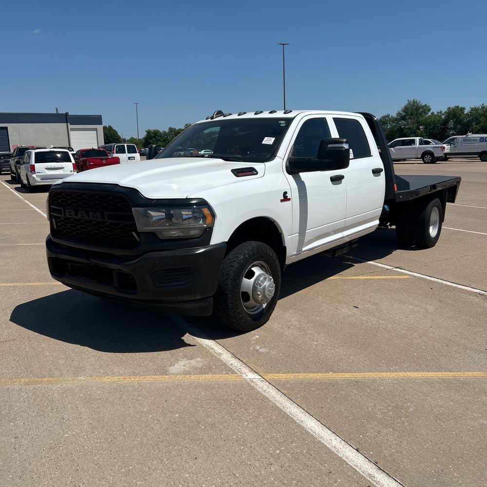 2024 Ram 3500 Chassis Tradesman/SLT/Laramie/Limited