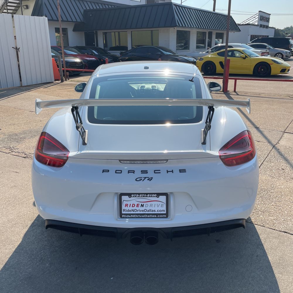 2016 Porsche Cayman GT4