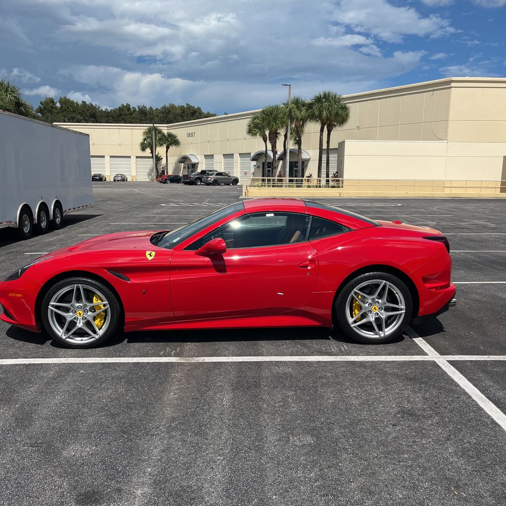 2016 Ferrari California T Base