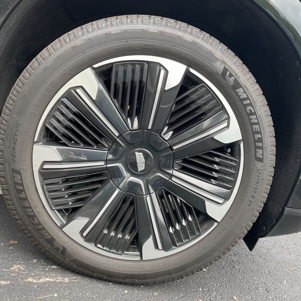2025 Cadillac Escalade IQ Sport 2