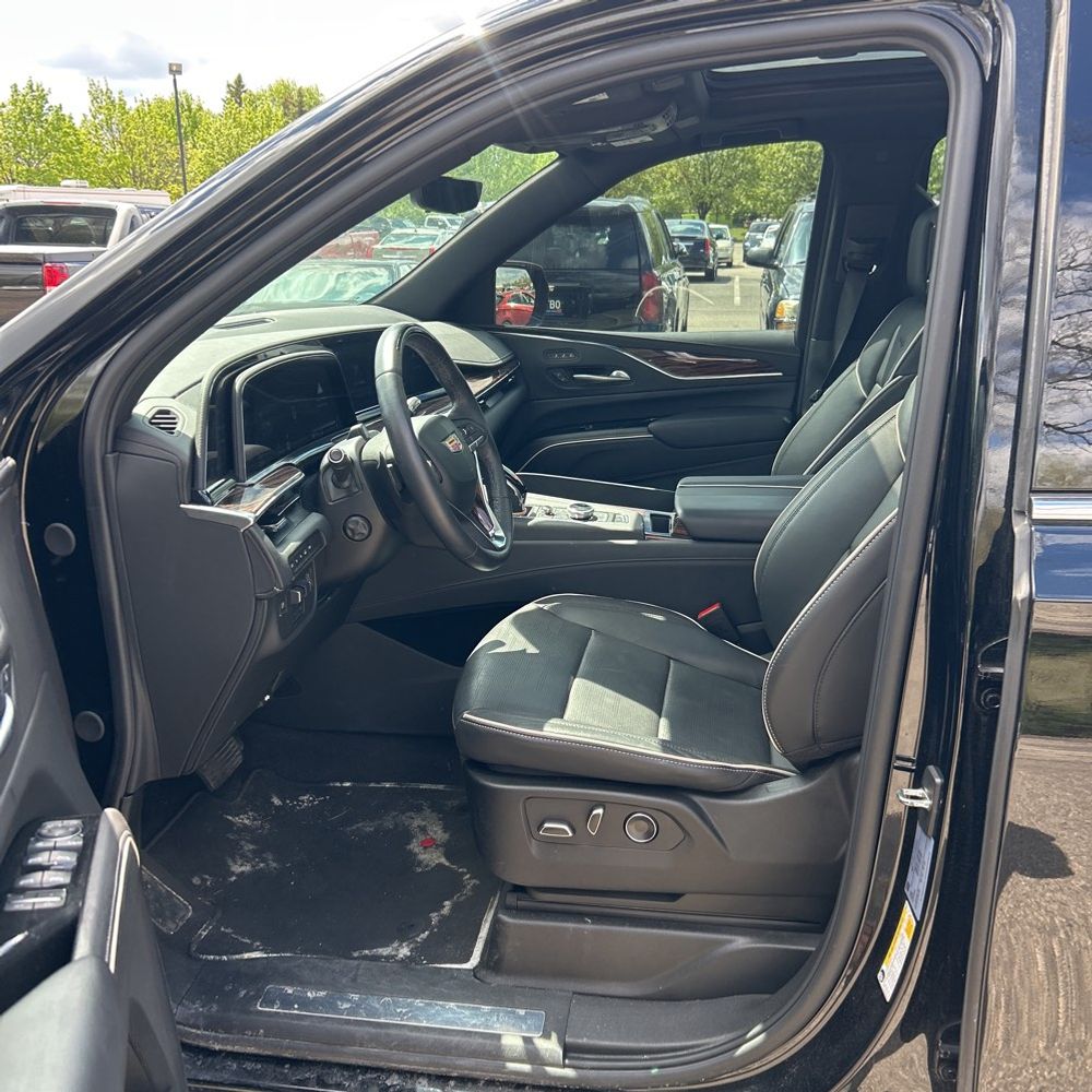 2024 Cadillac Escalade ESV Premium Luxury