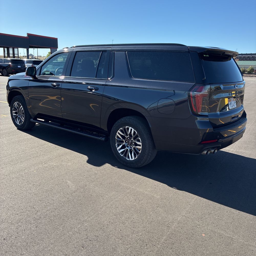 2025 Chevrolet Suburban Z71