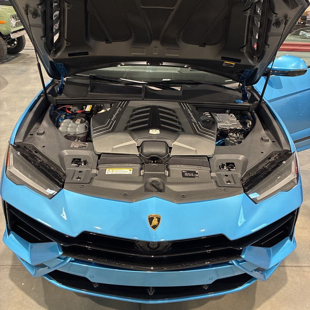 2023 Lamborghini Urus S