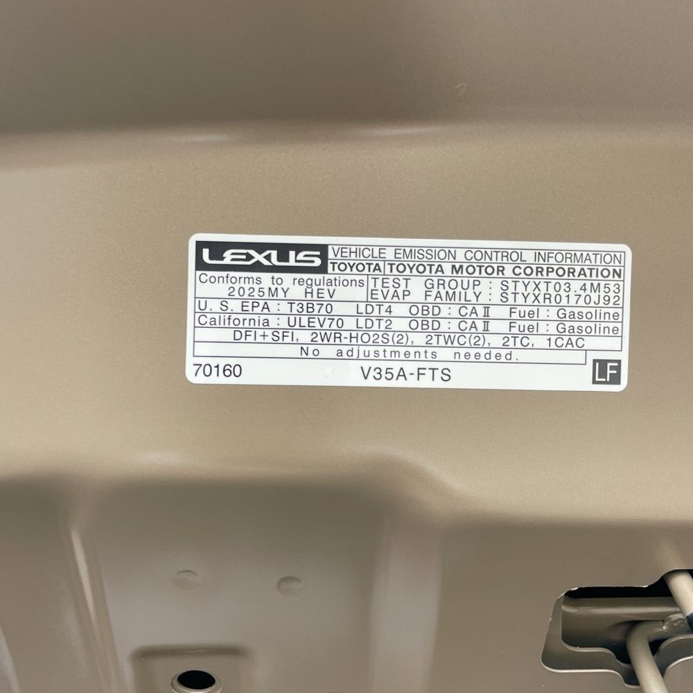 2025 Lexus LX 700h Overtrail