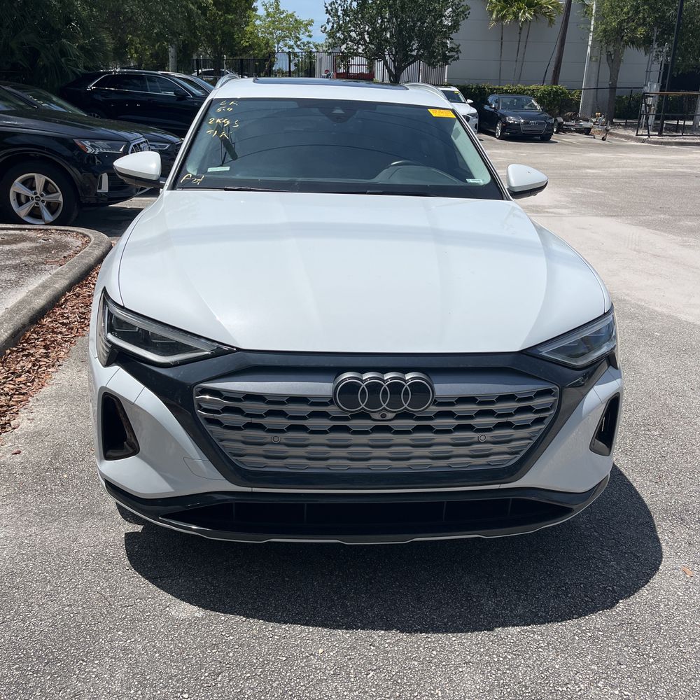 2024 Audi Q8 e-tron quattro Premium Plus