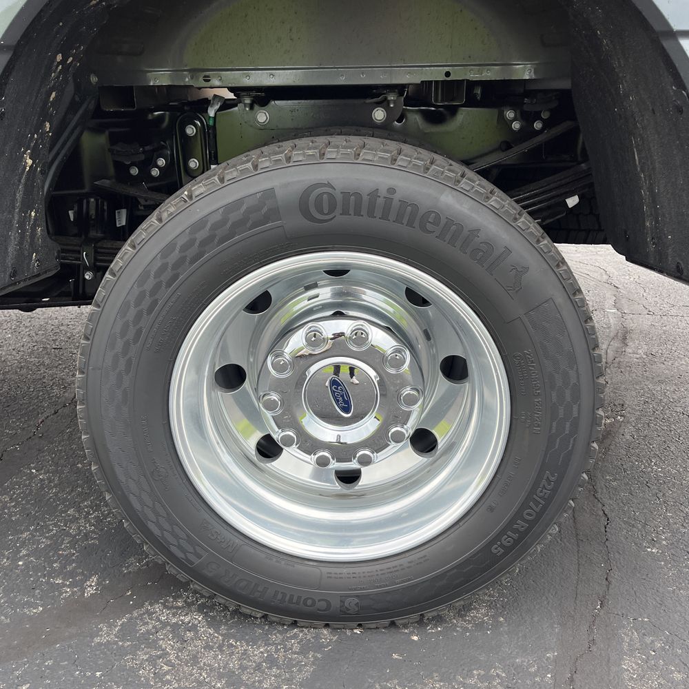 2025 Ford F-450 Super Duty Platinum