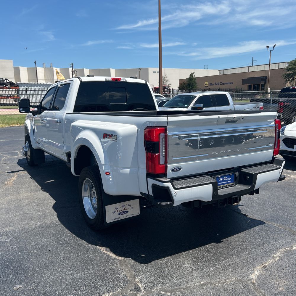 2023 Ford F-450 Super Duty Platinum