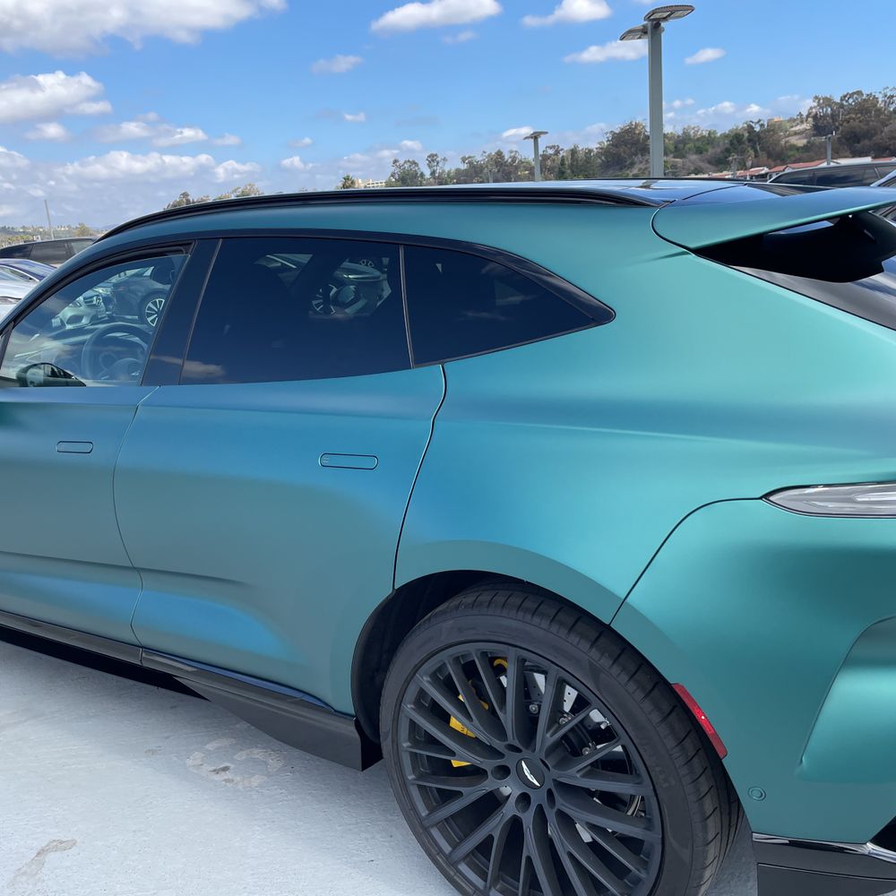 2025 Aston Martin DBX 707