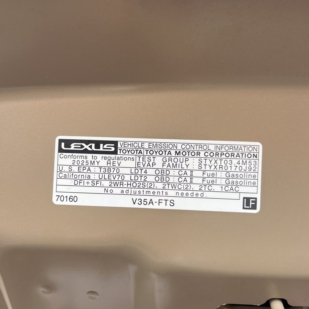 2025 Lexus LX 700h Overtrail