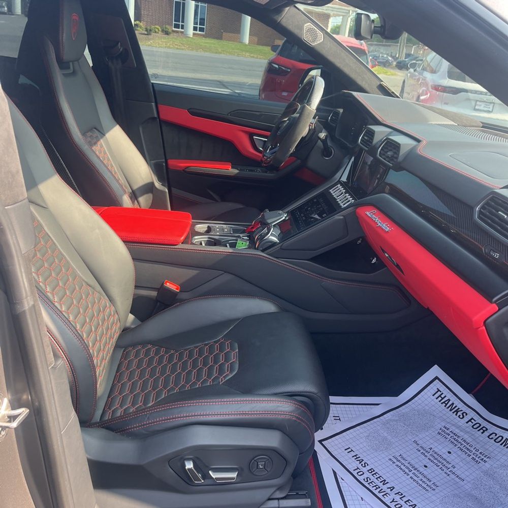 2022 Lamborghini Urus