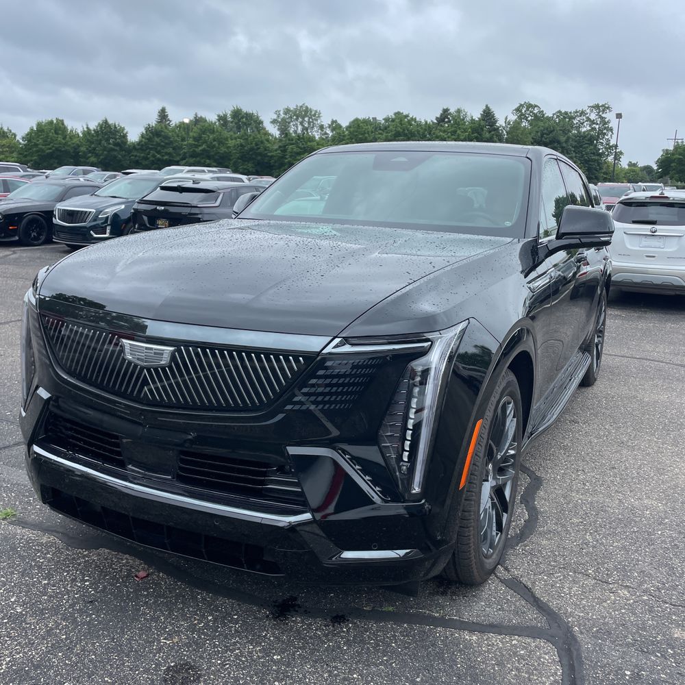 2025 Cadillac Escalade IQ Sport 2