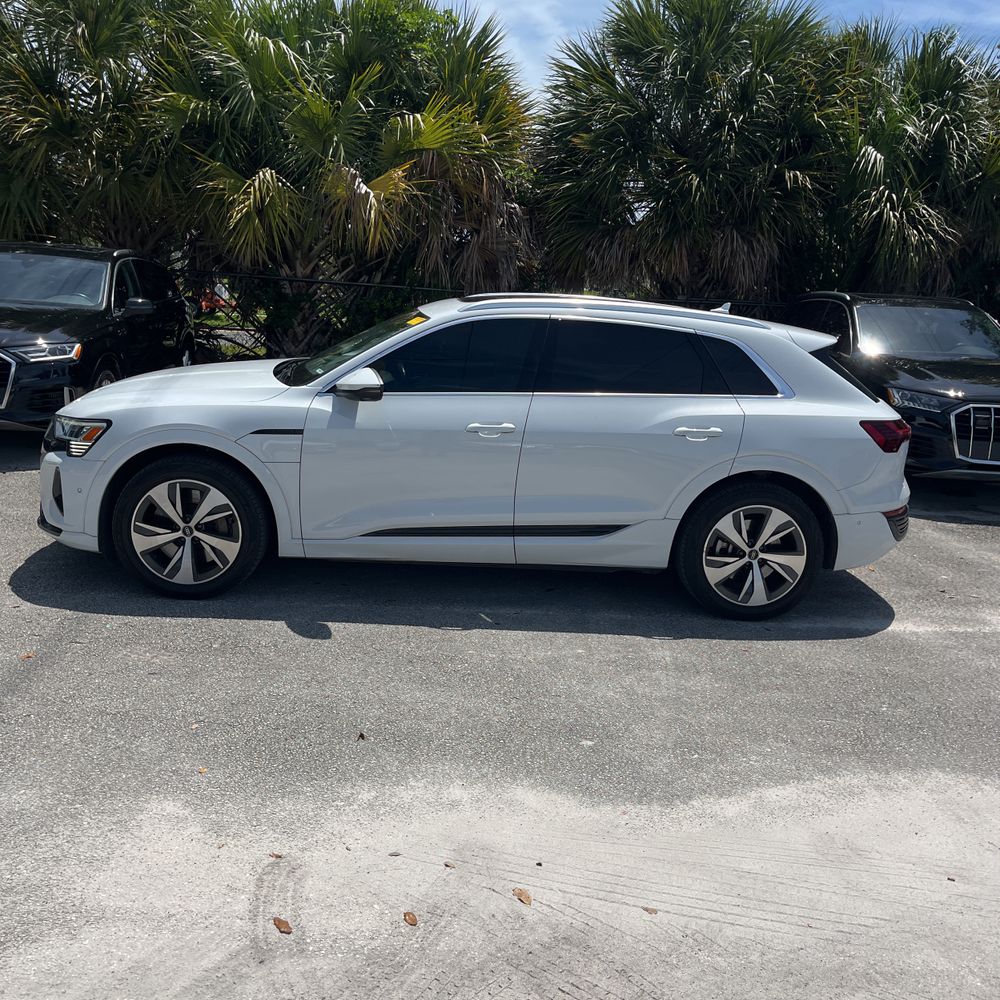 2024 Audi Q8 e-tron quattro Premium Plus