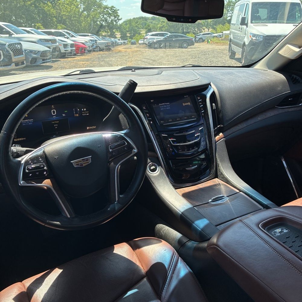 2015 Cadillac Escalade Luxury photo 38