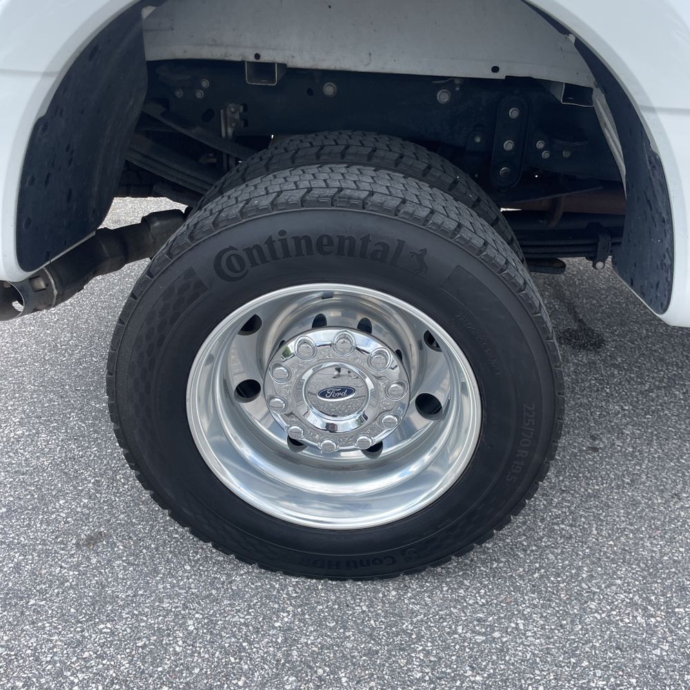2024 Ford F-450 Super Duty Platinum