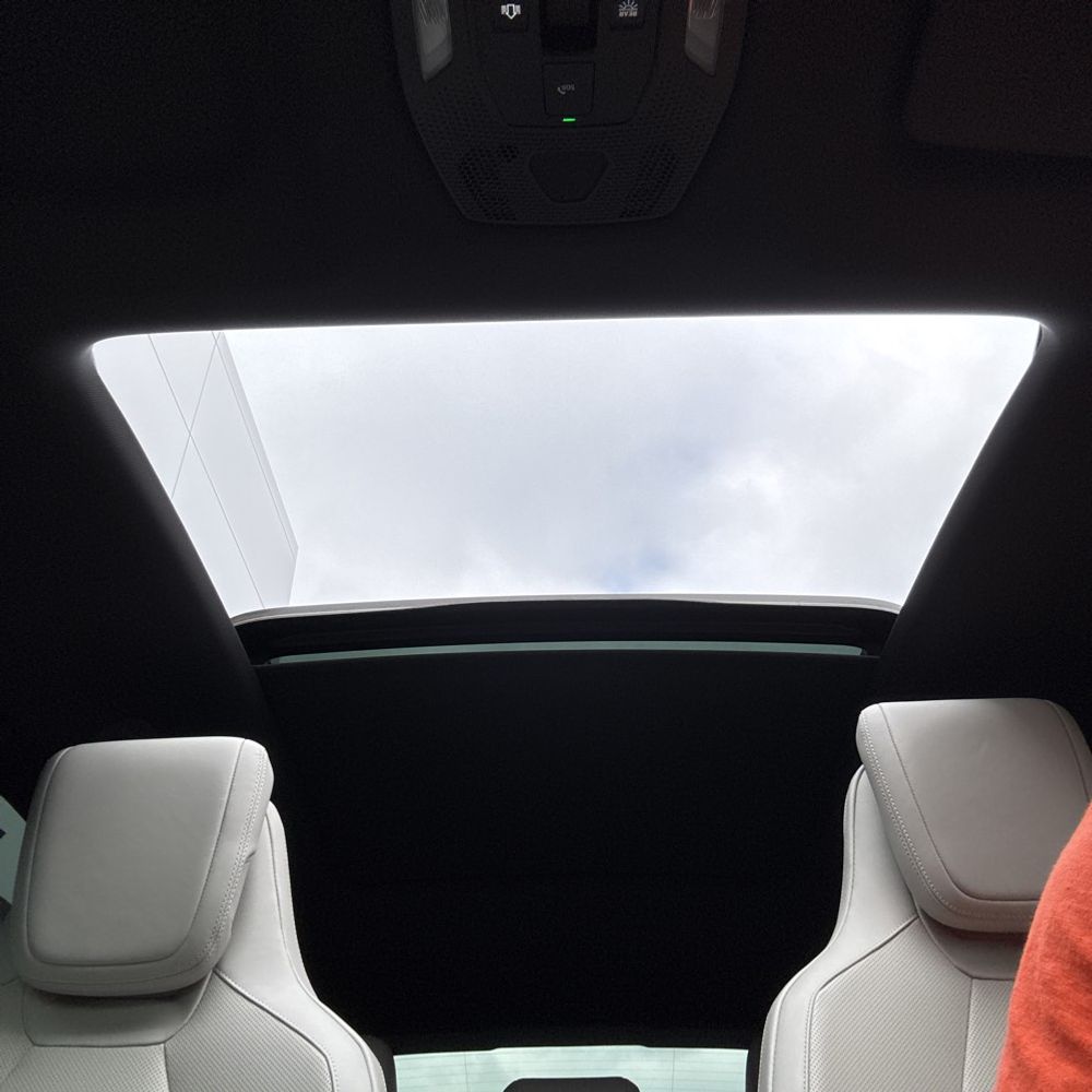 2024 Porsche Macan EV 4