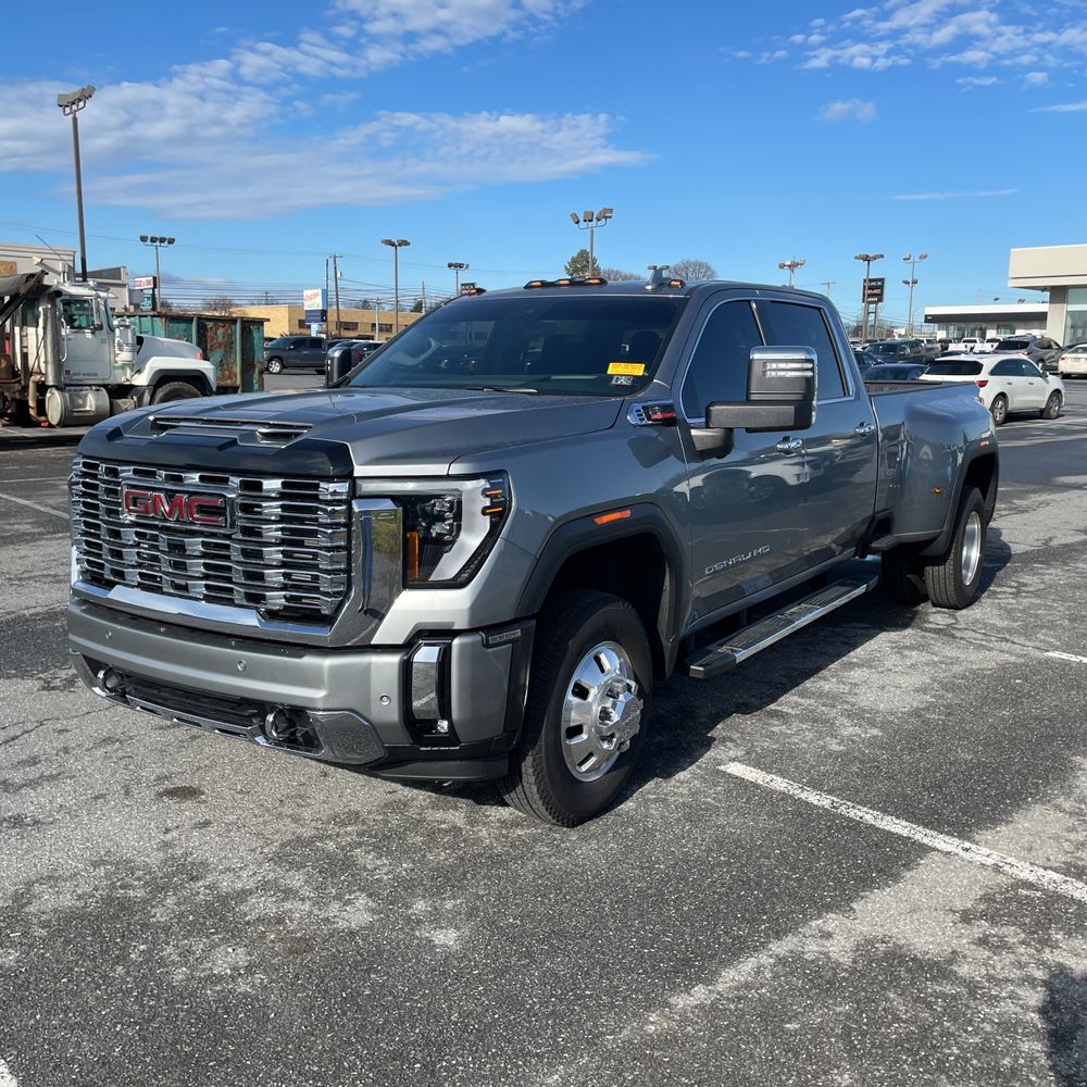 2025 GMC Sierra 3500HD Denali