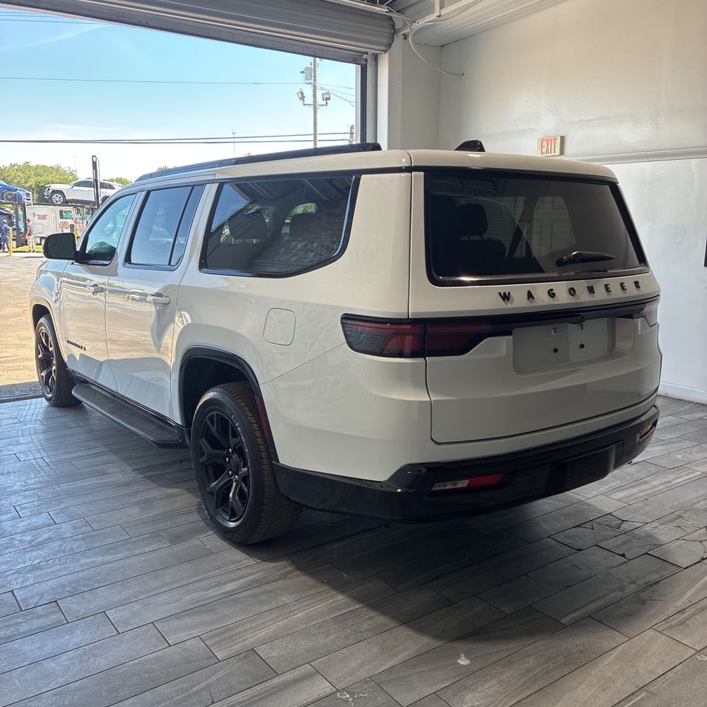 2025 Jeep Wagoneer L Series II Carbide 4x4