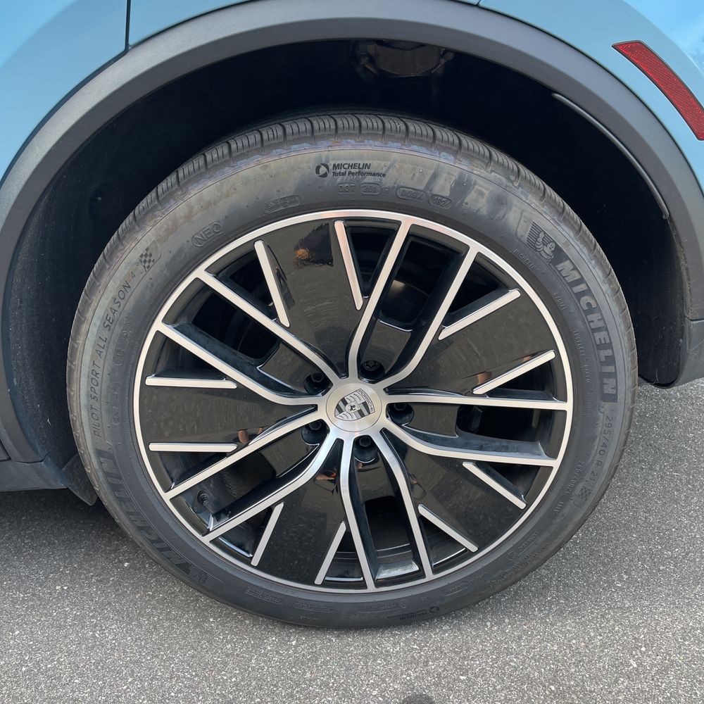 2024 Porsche Macan EV 4