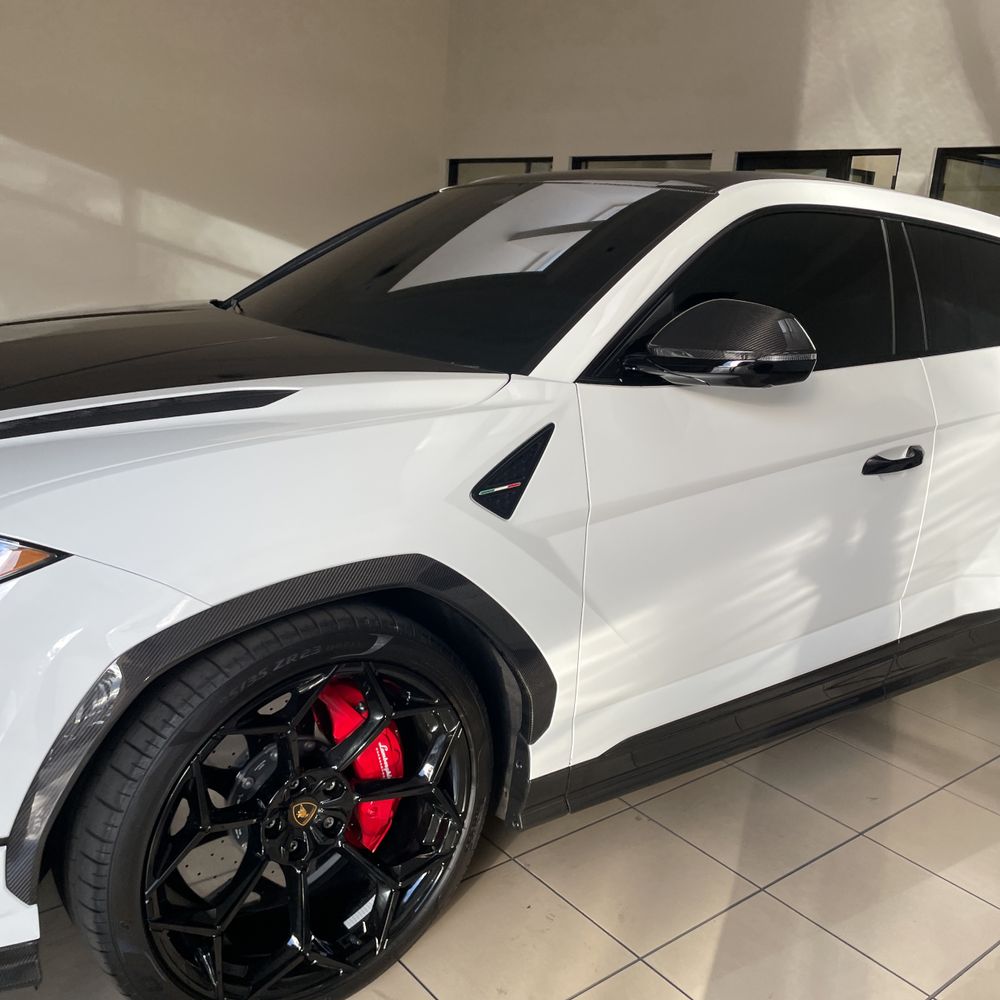 2023 Lamborghini Urus Base