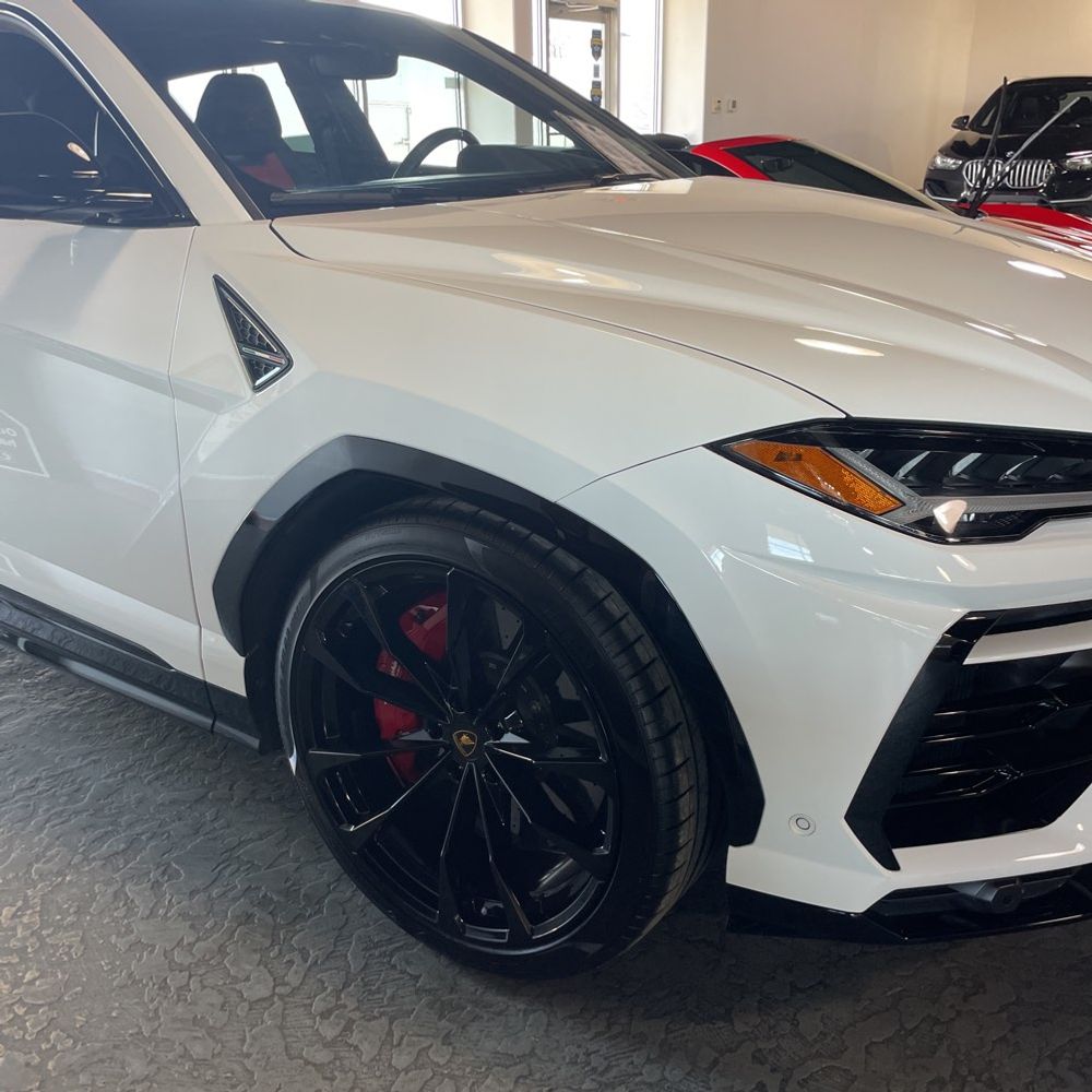 2022 Lamborghini Urus Base