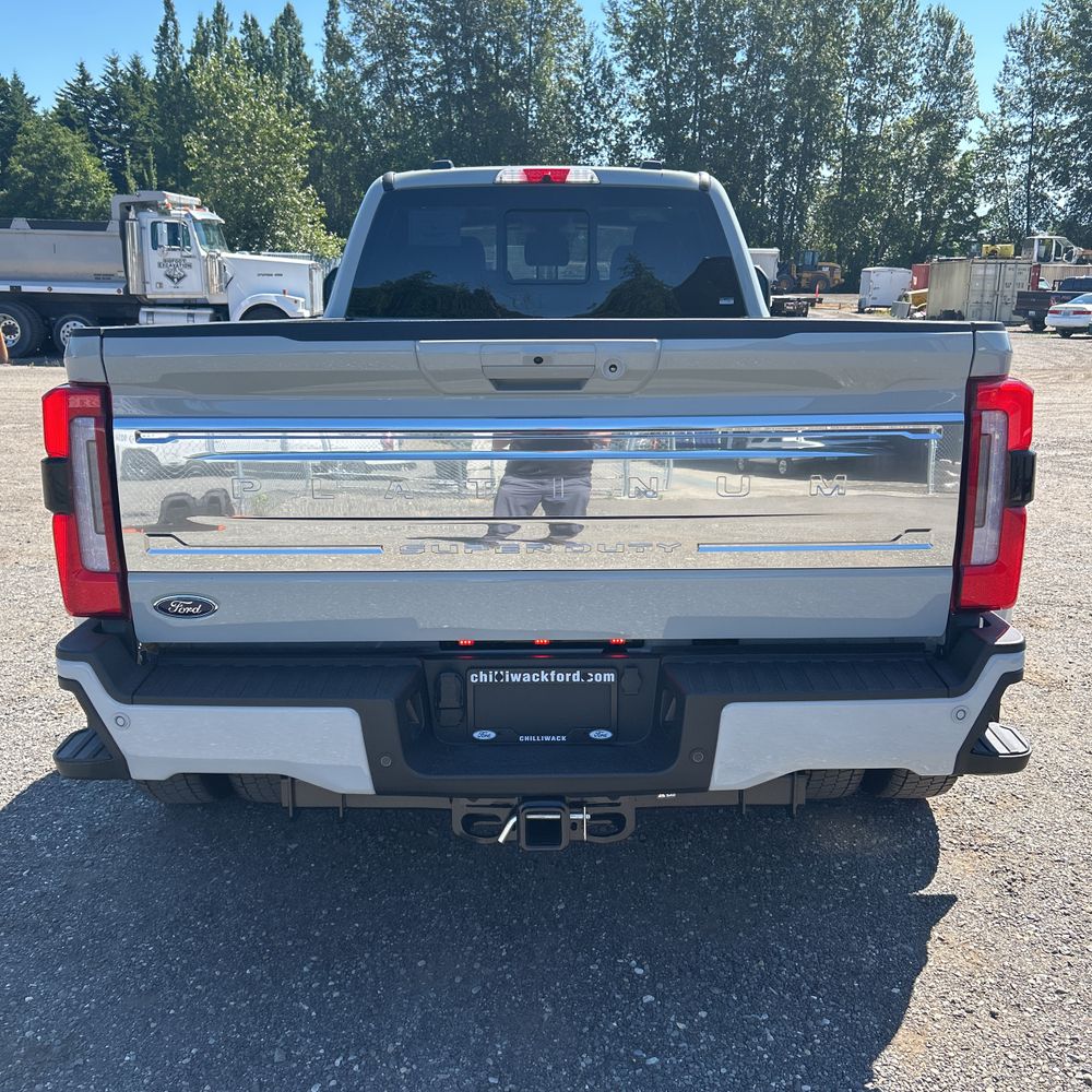 2025 Ford F-450 Super Duty Platinum