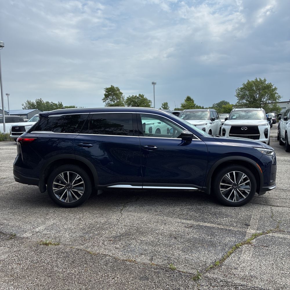 2026 INFINITI QX60 LUXE photo 10