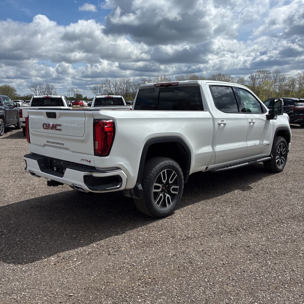 2025 GMC Sierra 1500 AT4