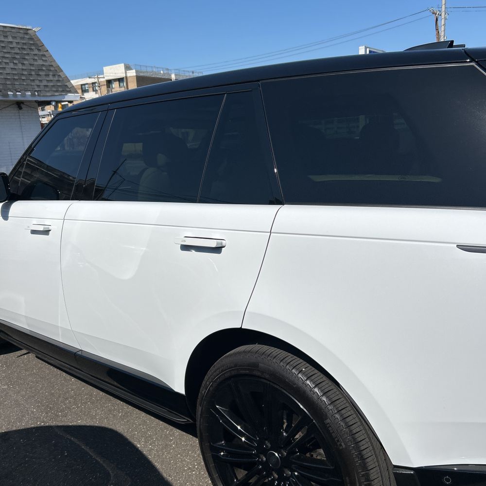 2025 Land Rover Range Rover P400 SE LWB